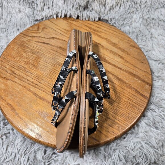 Steve Madden Palit Womens Size 9.5 Slip On Silver Pyramid Studded 3 Band Sandals - Picture 3 of 8